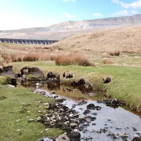 4 Helwith Bridge *
